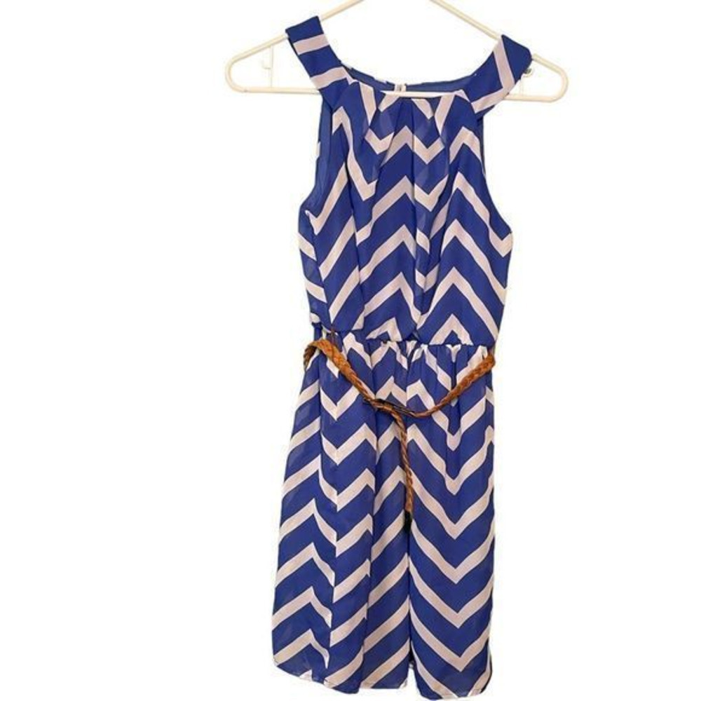 ‎ I.N. San Francisco Blue White Chevron Sleeveless Belted Dress. Women’s Small